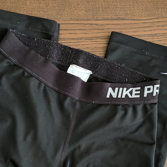 Very loved nike capri compression capris - Picture 2 of 4